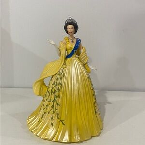 Queen Elizabeth II Hamilton Collection Figurine Australian Tour